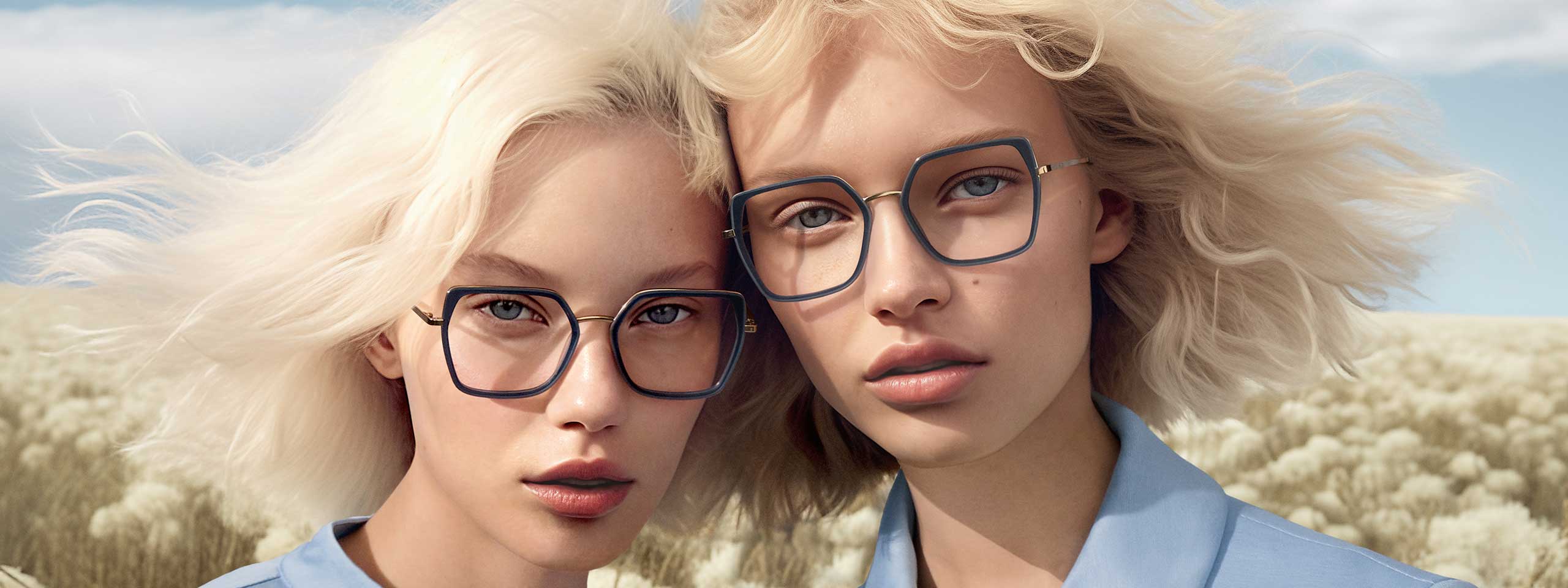 Marc Cain: Zwei Frauen mit Brillen